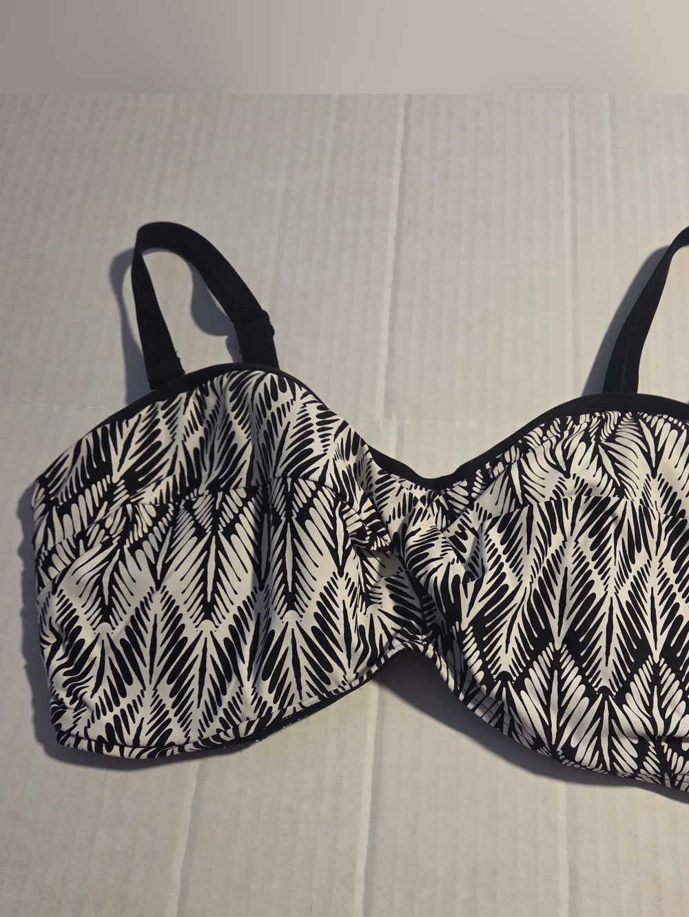 Sunsets Iconic Twist Bra Sized Bikini Top